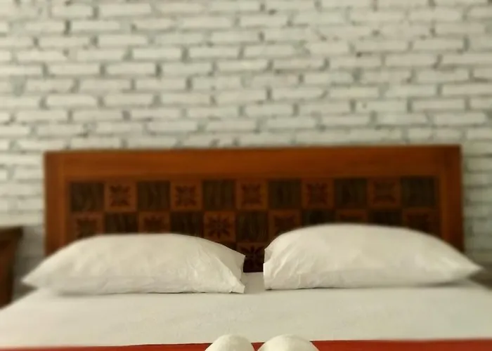 Jungle House - Surf & Hostal Pulukan