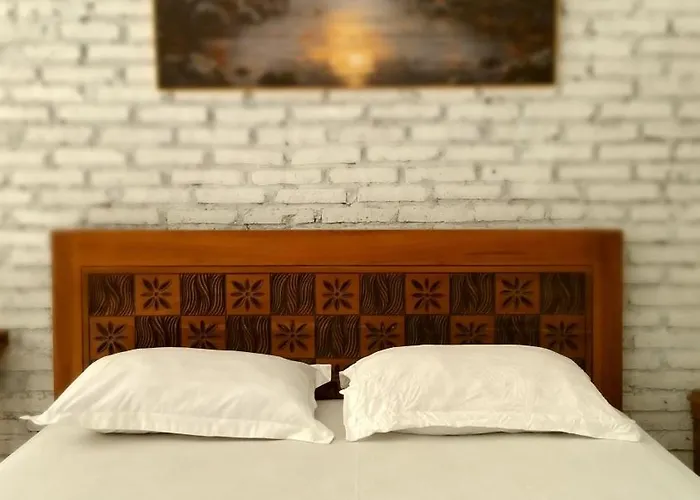 Jungle House - Surf & Hostal Pulukan