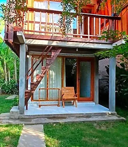 Jungle House - Surf & Pulukan